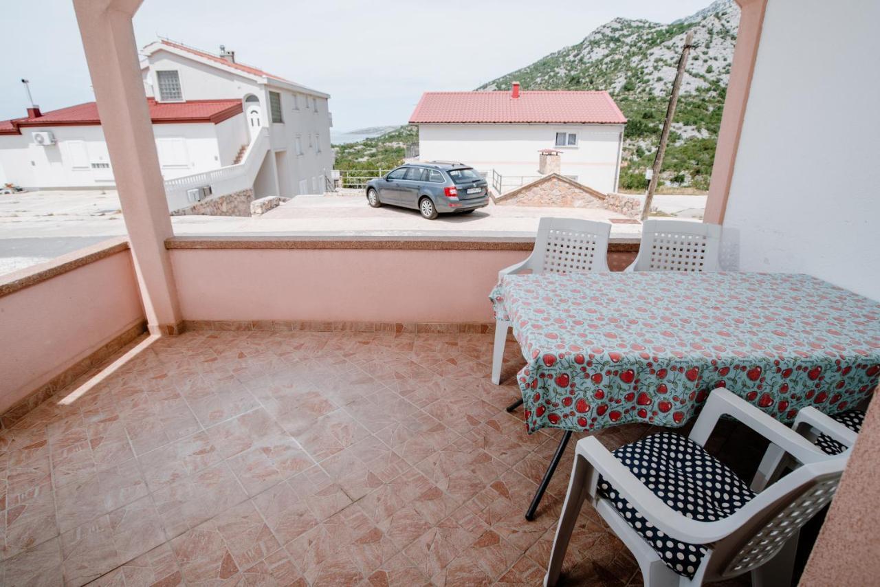 Apartmens Leona Apartment Карлобаг Екстериор снимка
