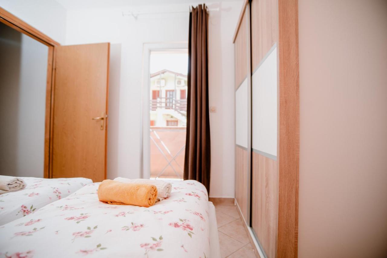 Apartmens Leona Apartment Карлобаг Екстериор снимка