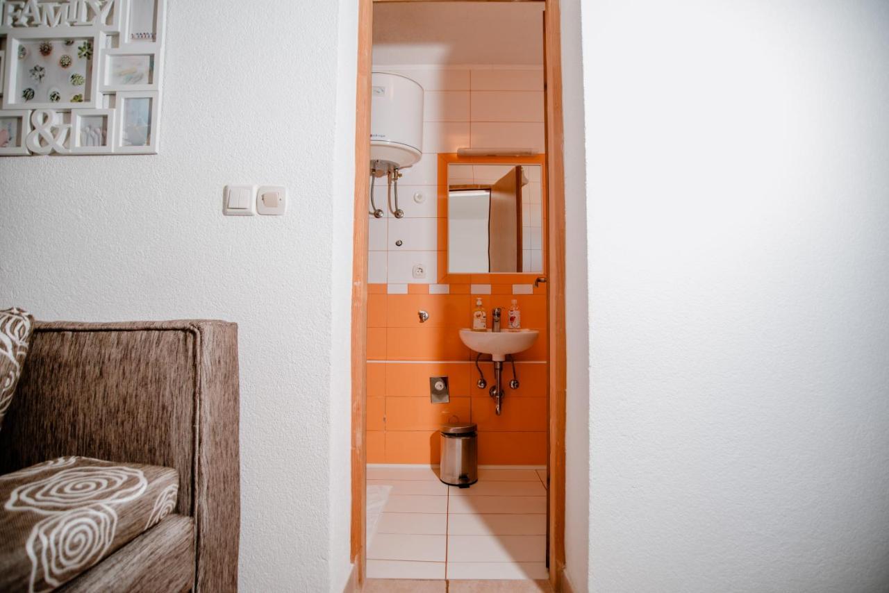 Apartmens Leona Apartment Карлобаг Екстериор снимка
