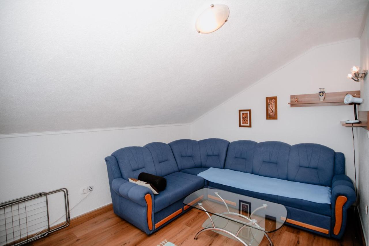 Apartmens Leona Apartment Карлобаг Екстериор снимка
