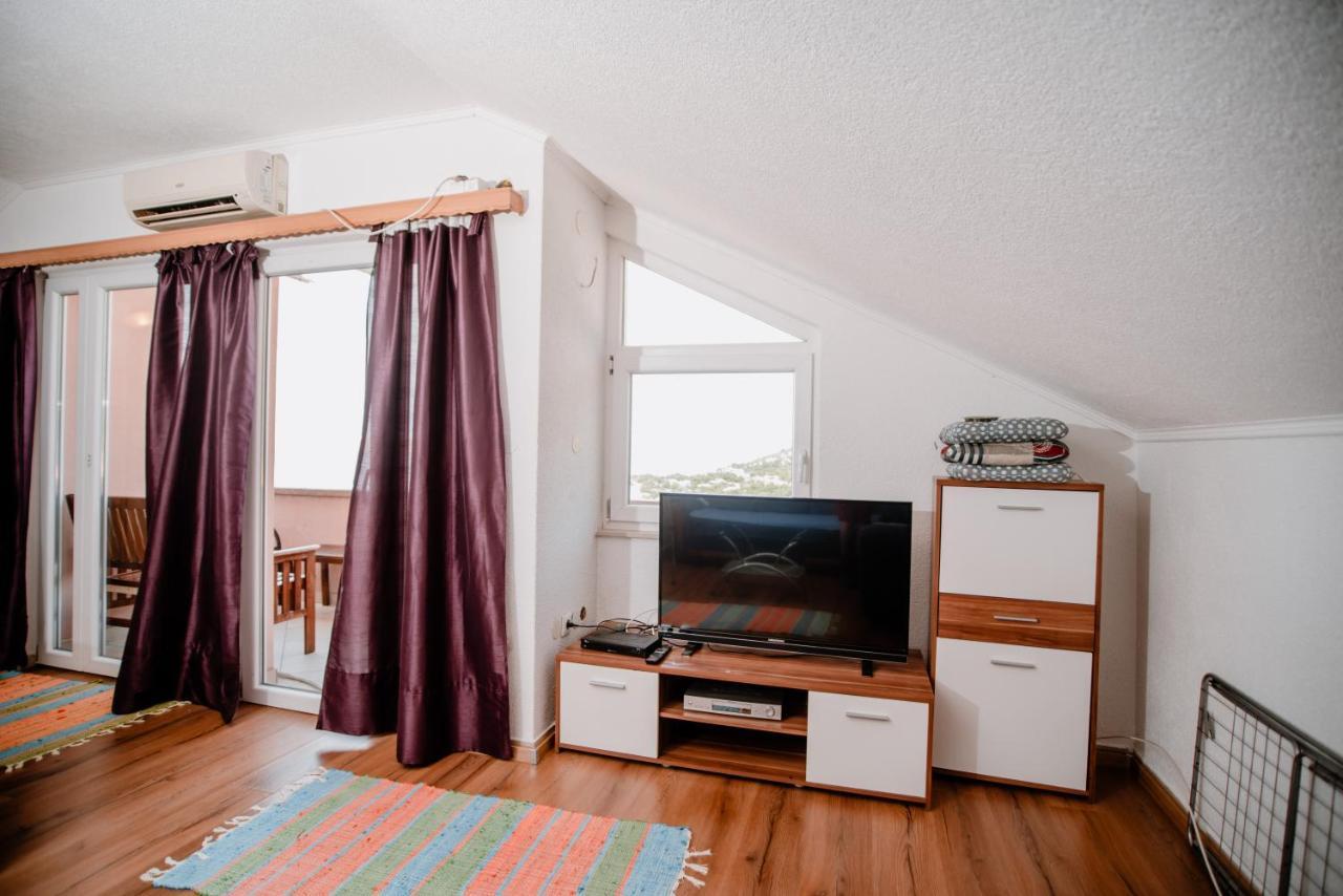 Apartmens Leona Apartment Карлобаг Екстериор снимка