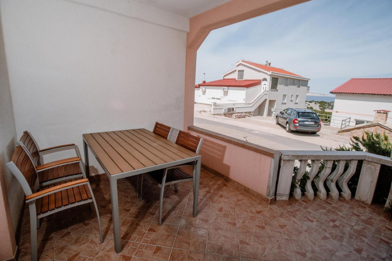 Apartmens Leona Apartment Карлобаг Екстериор снимка