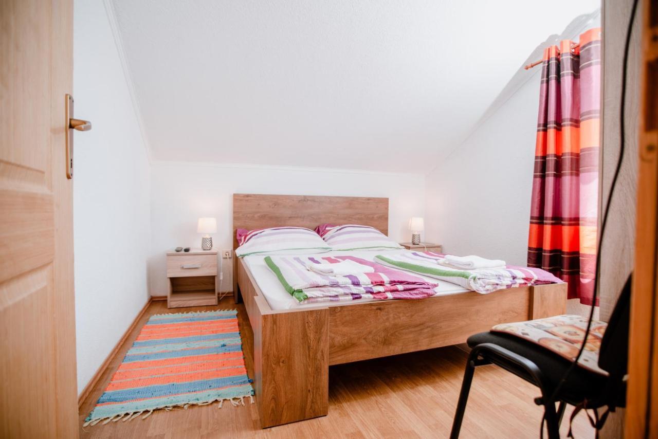 Apartmens Leona Apartment Карлобаг Екстериор снимка